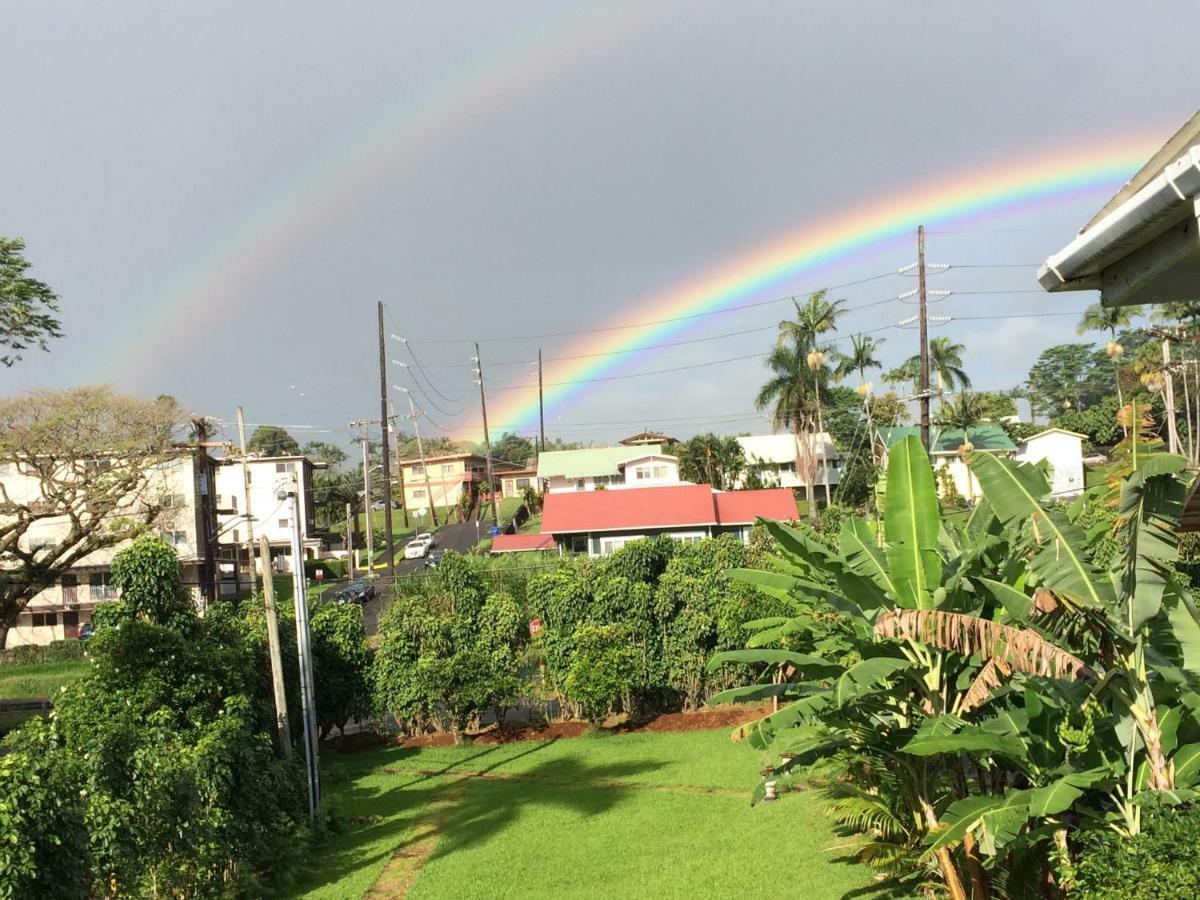 Hilo Bay Oceanfront Bed And Breakfast Exterior foto